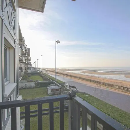 Apartment Face A La Cabourg